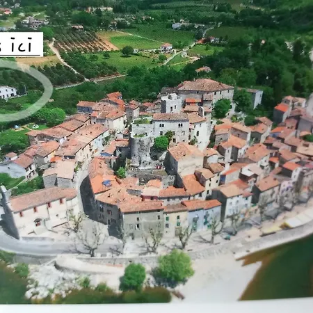 A L Ombre Des Tilleuls * Laroque (Herault)